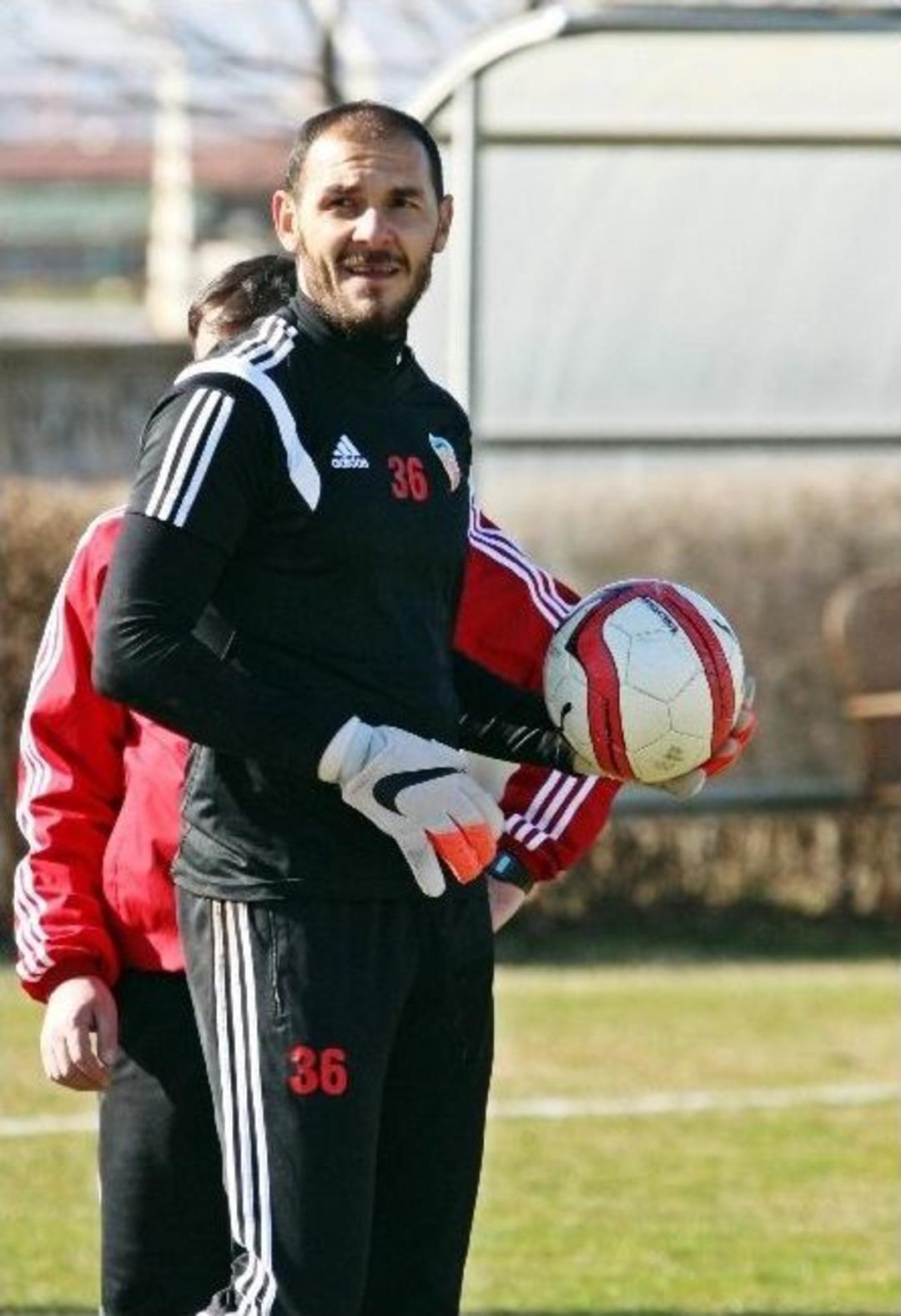 Azeri Kaleci T&uuml;rkiye&rsquo;yi Sevdi