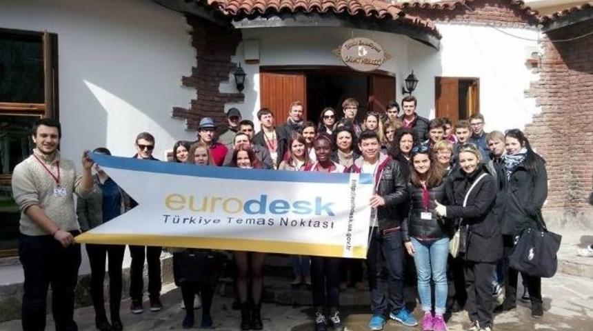 Yabancı Gen&ccedil;ler, İzmit Turunda