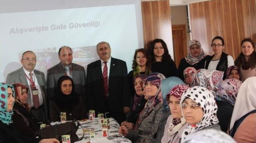 Tosya&rsquo;da Kadın &Ccedil;ift&ccedil;iler İ&ccedil;in Eğitim Projesi Başladı