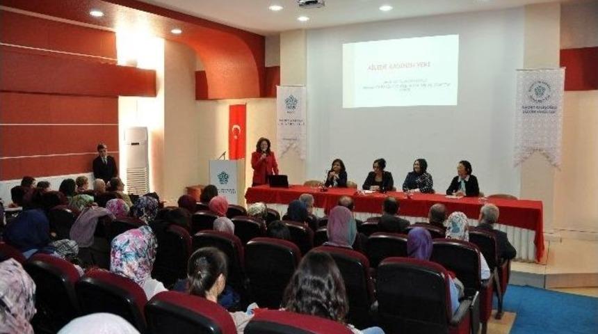 Ne&uuml;&rsquo;de &ldquo;g&uuml;n&uuml;m&uuml;zde Kadın Ve Şiddet&rdquo; Konulu Panel