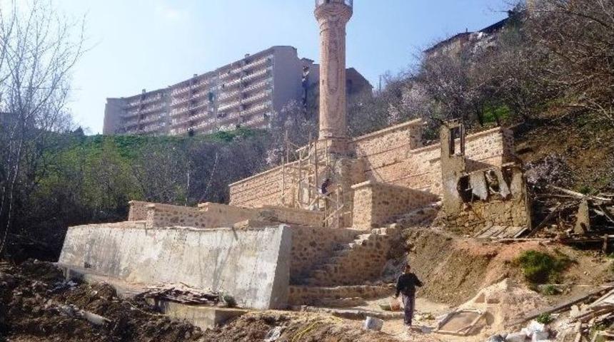 Bilecik&rsquo;teki Tarihi Osmangazi Camii Restore Ediliyor