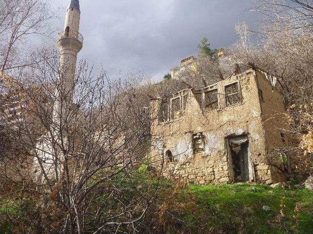 Bilecik&rsquo;teki Tarihi Osmangazi Camii Restore Ediliyor 2