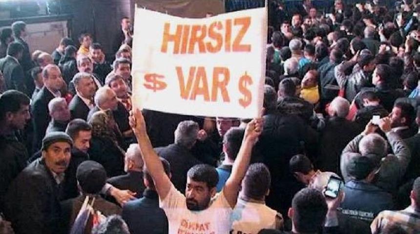Erdoğan'a 'hırsız Var' Pankartı A&ccedil;an Alıcı, 'polis Işkencesini' Aym'ye G&ouml;t&uuml;r&uuml;yor