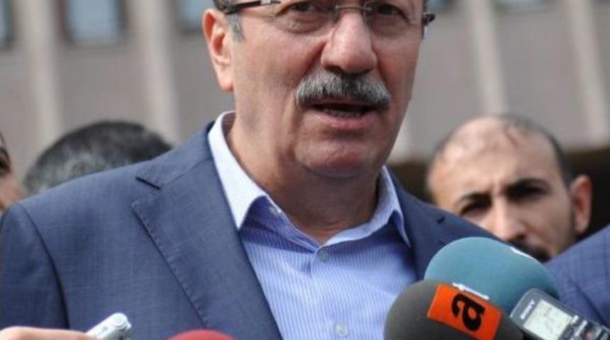 Bekaroğlu, Usuls&uuml;z Bi&ccedil;imde Telefonlarının Dinlendiği Gerek&ccedil;esiyle Şikayet&ccedil;i Oldu