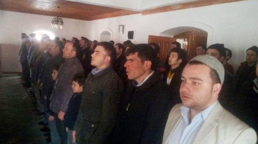 Camide Okunan İstiklal Marşı Herkesi Duygulandırdı