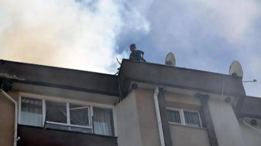 10 Katlı Apartmanda Korkutan Yangın