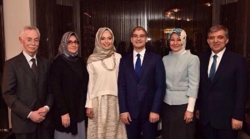D&uuml;n&uuml;rler G&uuml;l Ve Karadere Ailelerinin Mutluluk Fotoğrafı