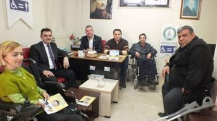Arslan, Engelliler Derneğini Ziyaret Etti