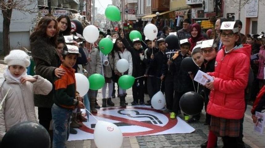 &Ouml;ğrencilerden Sigaraya Savaş