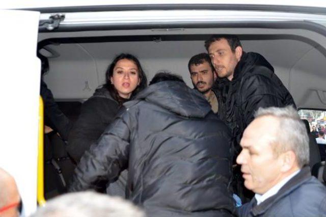 İzmir'de, 4'ü Cumhurbaşkanı Erdoğan'a Hakaretten 15 Kişi Gözaltına Alındı