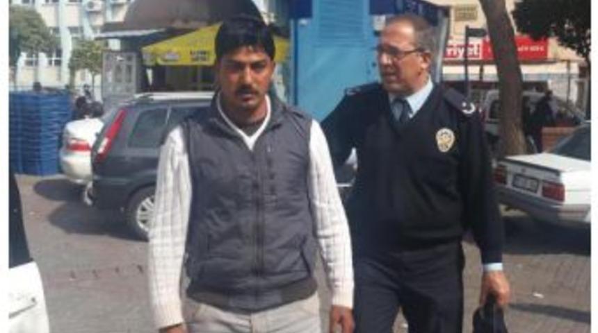 Peşinden Kovalayan Amcasının Oğlundan Polis Kurtardı