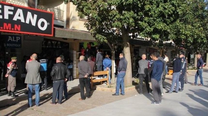 5 Yıldızlı Otel Altında D&uuml;kkanlarda Tebligat Gerginliği