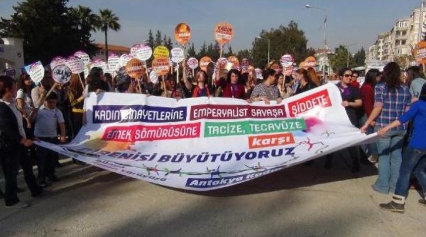 Hatay'da Kadınlar Y&uuml;r&uuml;d&uuml;