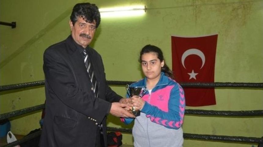 Emekli B&ouml;lge Boks Antren&ouml;r&uuml; Meslekten Kopmadı