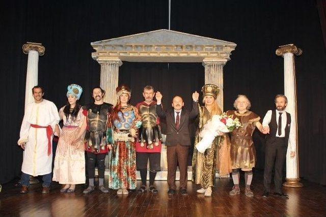 Kadın İsterse Urla&rsquo;da Sahnelendi 1