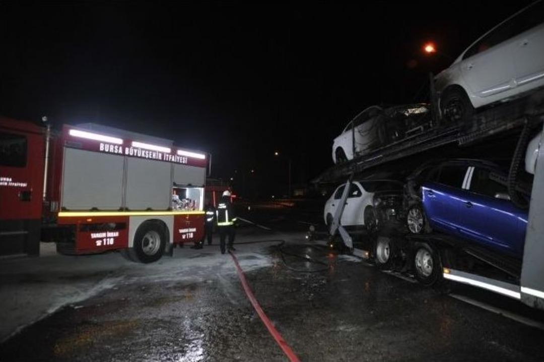 Tır&rsquo;daki Sıfır Kilometre Otomobiller K&uuml;le D&ouml;nd&uuml;