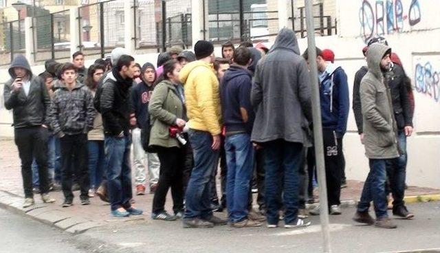 (&ouml;zel Haber) &Ccedil;ekmek&ouml;y&rsquo;de Berkin Elvan Gerginliği 2