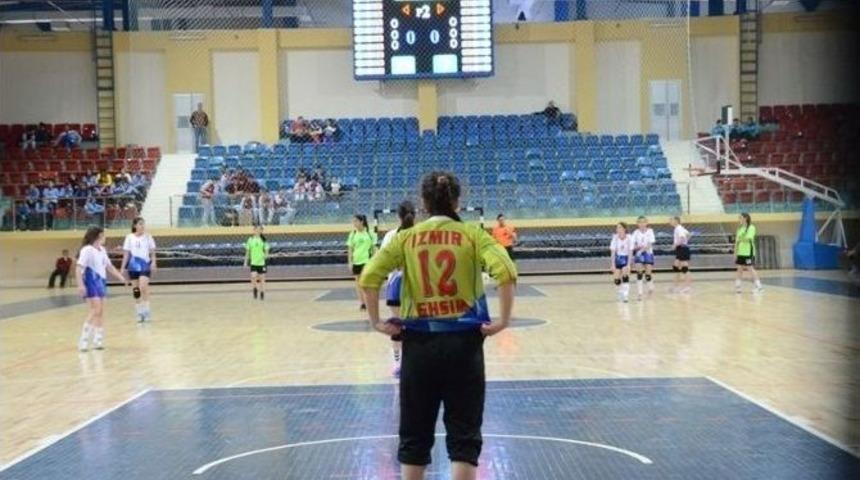 Hentbol Yarı Final M&uuml;sabakaları Sona Erdi