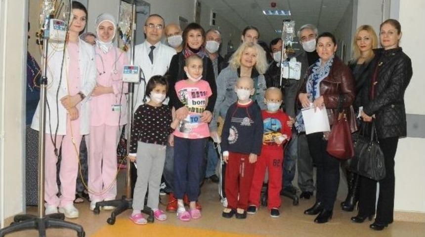 Final Okulları’ndan Lösemili Çocuklara Kırtasiye Yardımı