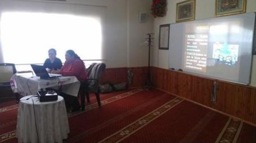 Kuran Kurslarına Her Ay Bir Konu Bir Konuk