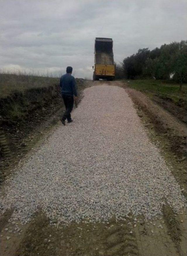 Saruhanlı Belediyesi Arazi Yollarında Bakım Yaptı