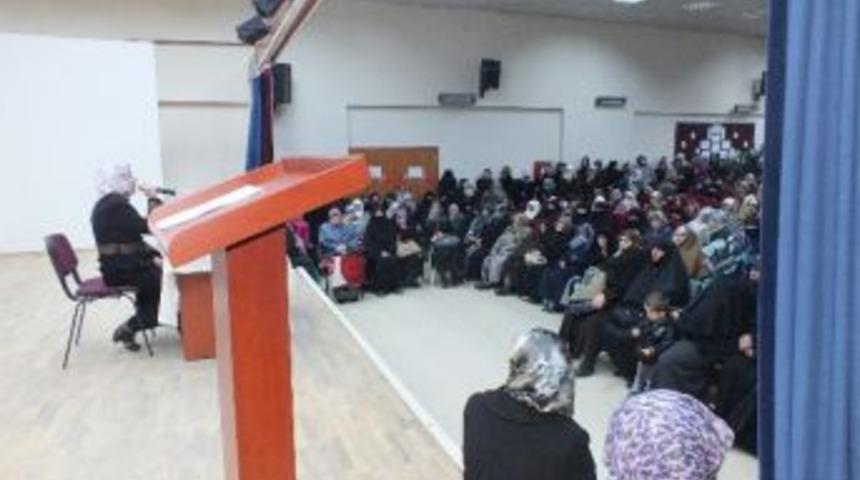 Pasinler&rsquo;de 8 Mart D&uuml;nya Kadınlar G&uuml;n&uuml; Nedeniyle Program D&uuml;zenlendi