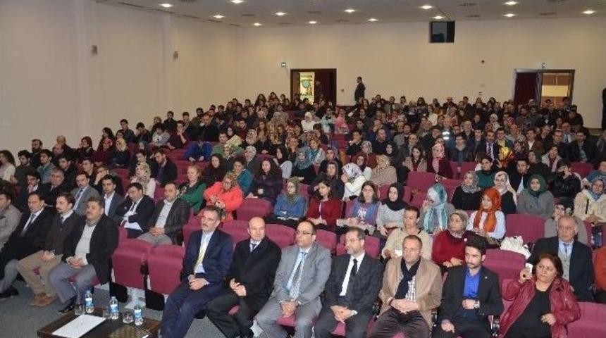 Müftü Ay’dan Üniversitelilere Konferans