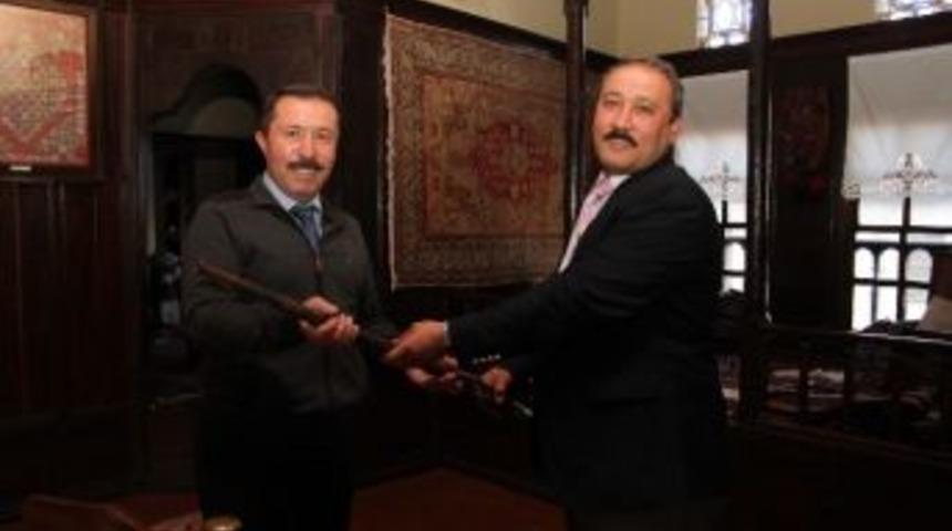 Dede Yadigarını M&uuml;ze Eve Bağışladı