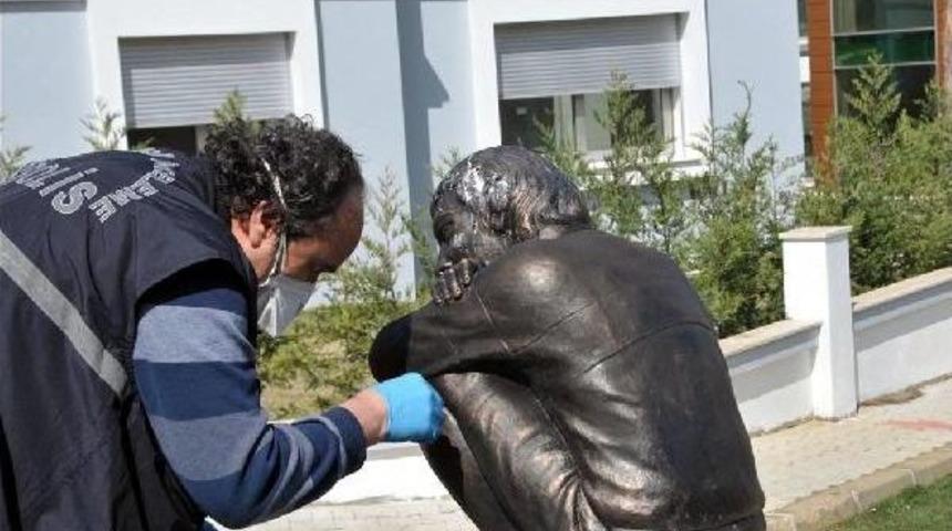 Berkin Elvan Heykeline &Ccedil;irkin Saldırı