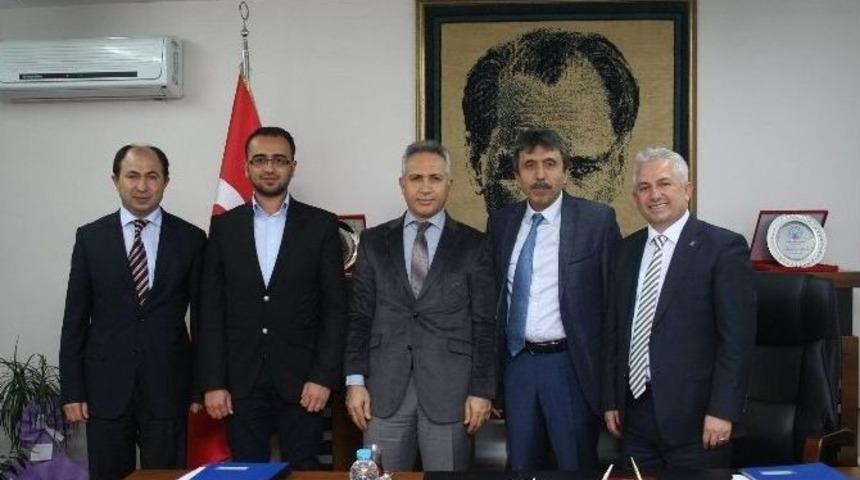 Ak Parti Kayseri Milletvekili Aday Adayı Suat &Ouml;zsoy Melikgazi Belediye Başkanı Memduh B&uuml;y&uuml;kkılı&ccedil; İle Kurum Y&ouml;neticilerine Ziyarette Bulundu