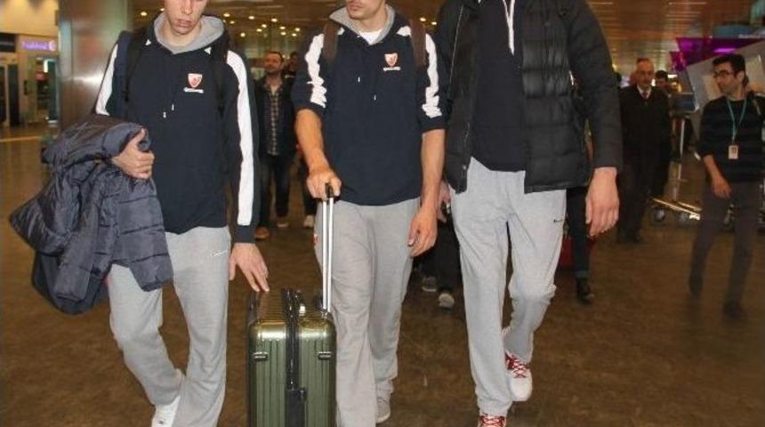 Kızılyıldız İstanbul&rsquo;a Geldi