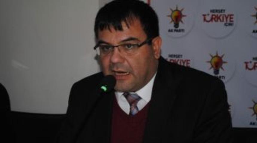 Ak Parti&rsquo;li &Uuml;nek&rsquo;ten Huzur Bozuculara İstiklal Marşı Tavsiyesi