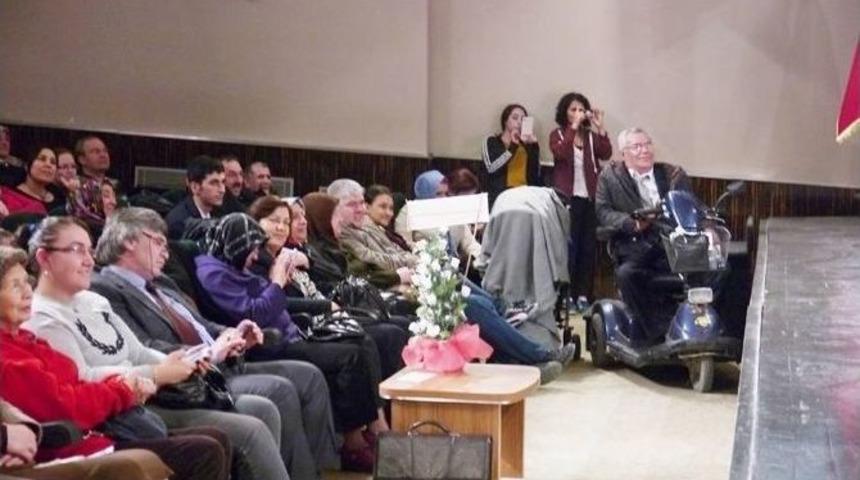 Boz&uuml;y&uuml;k Engelliler Derneği &Uuml;yeleri Eskişehir&rsquo;i Gezdi