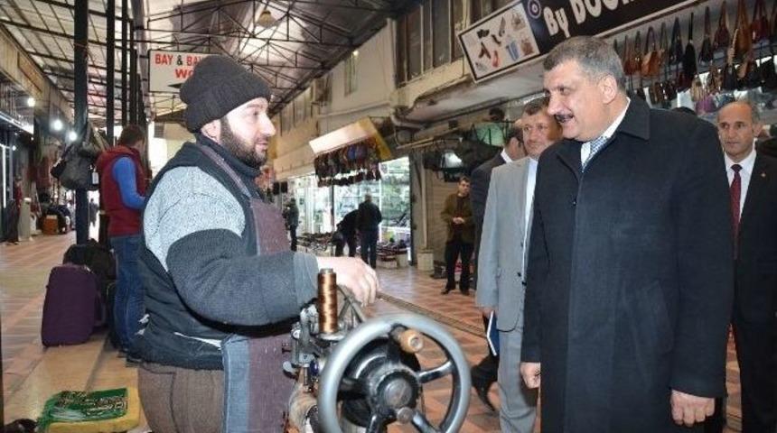 Başkan G&uuml;rkan, Ayakkabıcılar &Ccedil;arşısı&rsquo;nı Ziyaret Etti