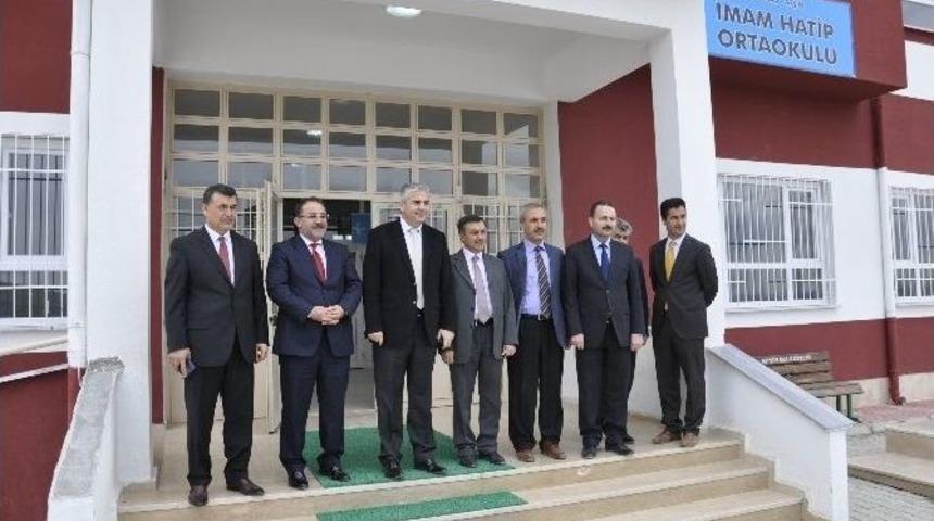 Kaymakam Aksoy İmam Hatip Ortaokulunu Ziyaret Etti
