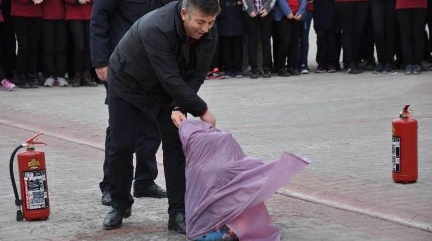 Sivas&rsquo;ta Okulda Yangın Tatbikatı Yapıldı