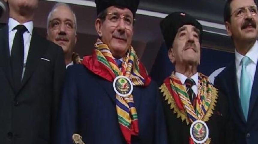 Başbakan Davutoğlu Y&ouml;r&uuml;k T&uuml;rkmen Konfederasyonları Ve Dernekleri Ile Bir Araya Geldi