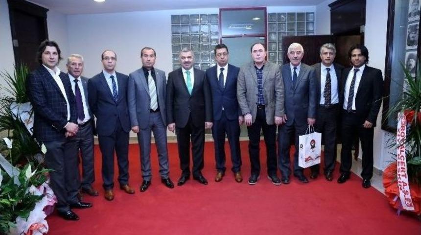 Tebrik Ziyaretleri S&uuml;r&uuml;yor