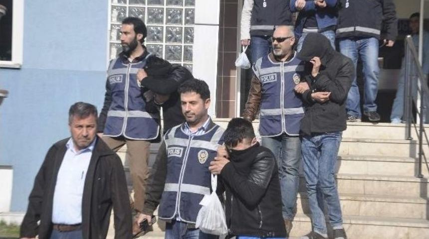 5 Ayrı Evi Soyan Hırsızlar Polisten Ka&ccedil;amadı