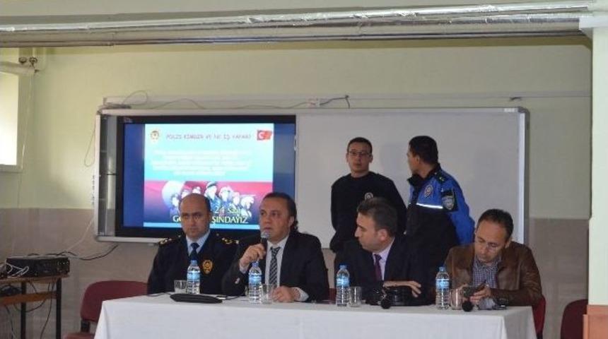 Toplum Destekli Polisler Vatandaşlar İle Birlikte