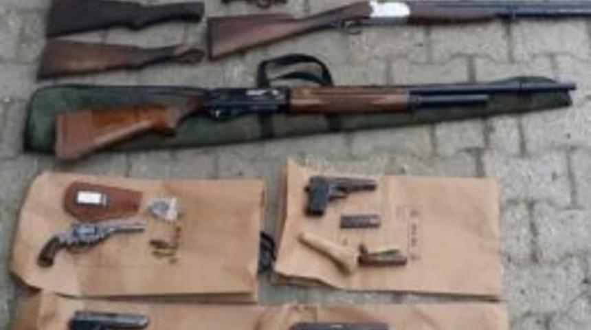 Jandarmadan Silah Tacirlerine Baskın