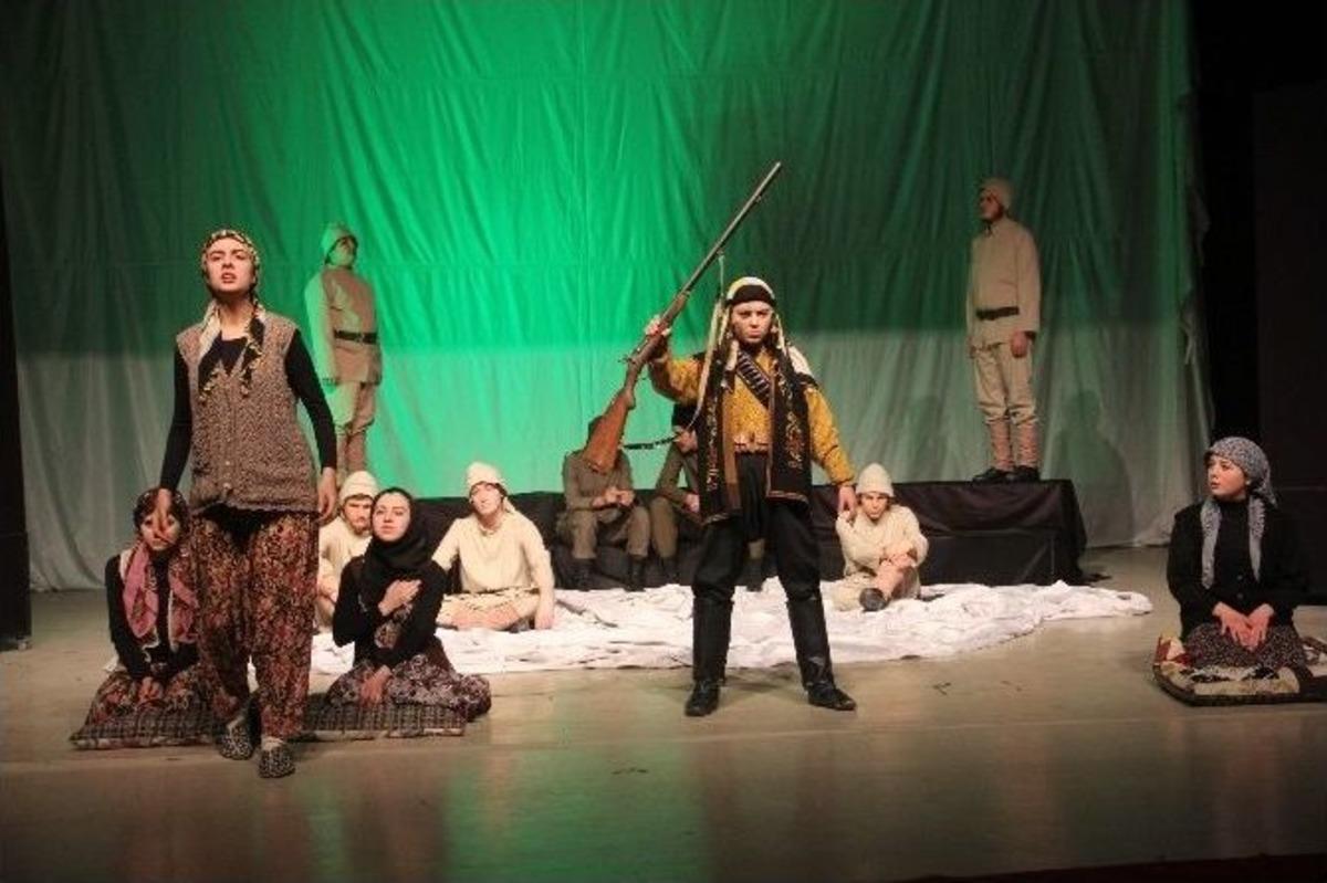 &Ccedil;anakkale Destanı Oyununa B&uuml;y&uuml;k İlgi