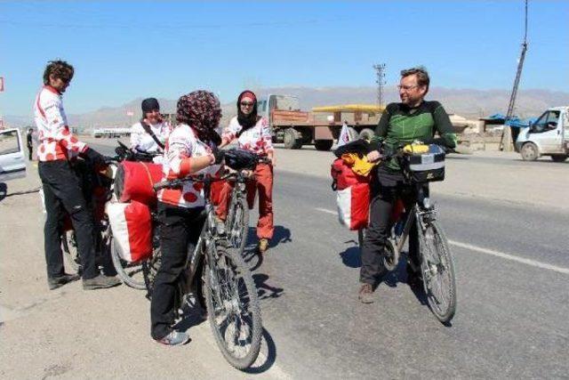 Polonyalı Bisikletçiler Habur’Dan Çıkış Yaptı