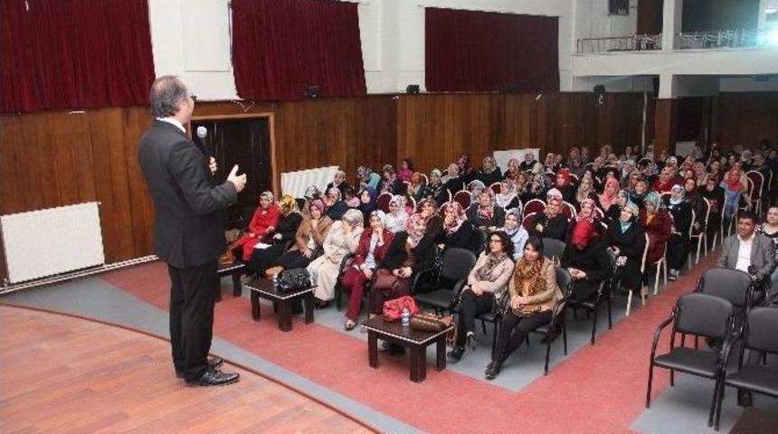 Yahyalı&rsquo;da Aile İ&ccedil;i İletişim Konferansı Verildi