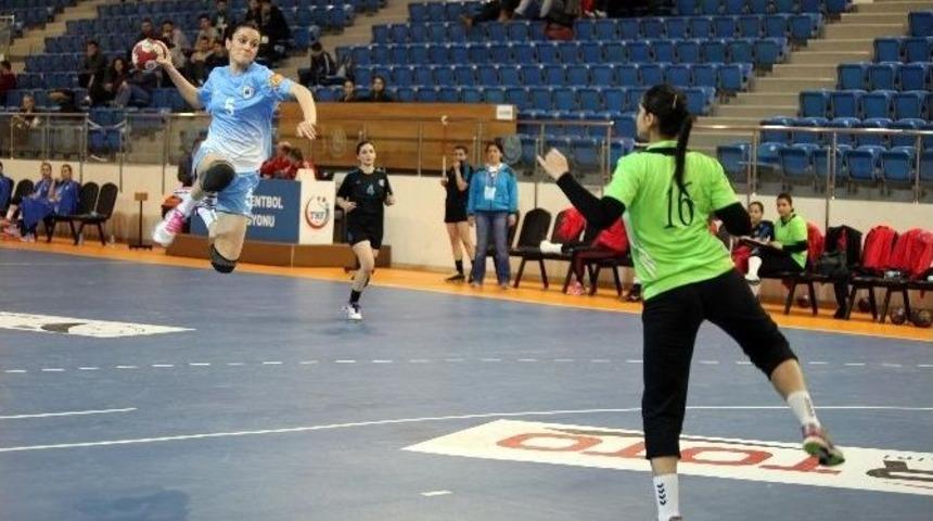 Yenimahalle Yarı Finale Y&uuml;kseldi
