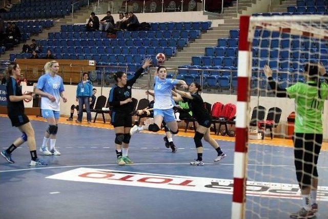 Yenimahalle Yarı Finale Y&uuml;kseldi 3
