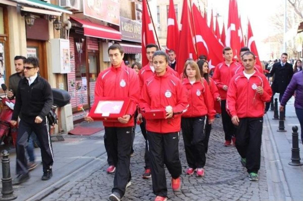 &Ccedil;anakkale&rsquo;de Zafer Haftası Kutlamaları Başladı