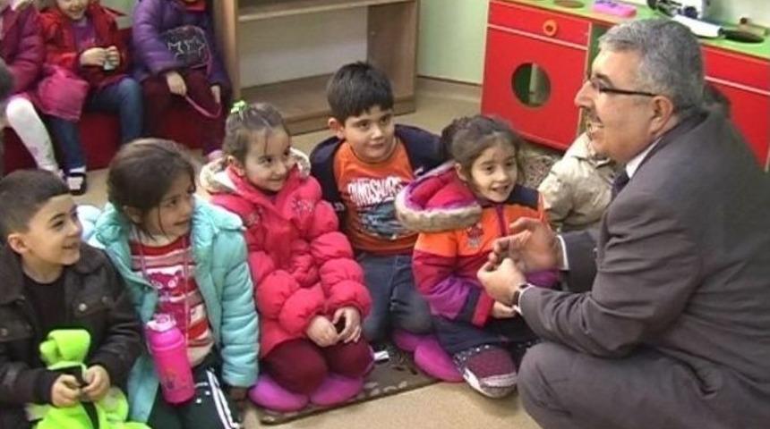 İl&ccedil;e Milli Eğitim M&uuml;d&uuml;r&uuml; G&uuml;ndeş&rsquo;ten Anaokuluna Ziyaret