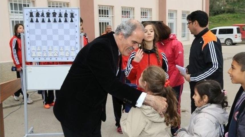 B&uuml;y&uuml;kşehir&rsquo;den &Ouml;ğrencilere &lsquo;satran&ccedil;&rsquo;