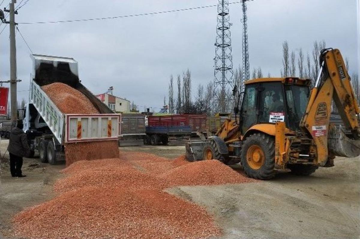 Fen İşleri Ekipleri &Ccedil;alışmalarını Yoğunlaştırdı